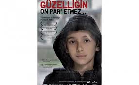 Güzelliğin On Par' Etmez afişi